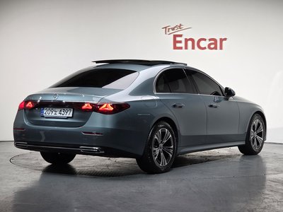 MERCEDES-BENZ E-CLASS - 2