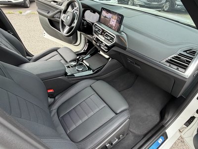 2024 BMW X4 thumbnail 11