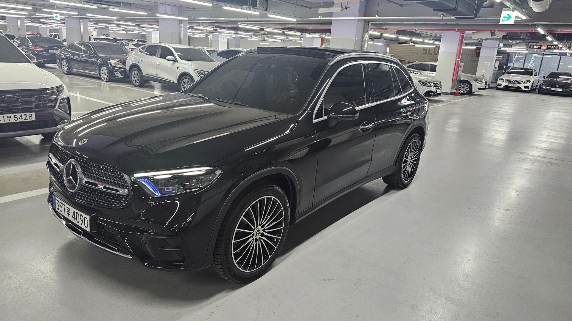 MERCEDES-BENZ GLC - View 1