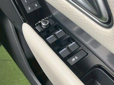 2021 LAND Rover RANGE ROVER VELAR — миниатюра 34
