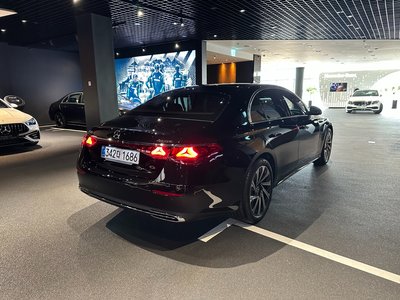 MERCEDES-BENZ E-CLASS - 7