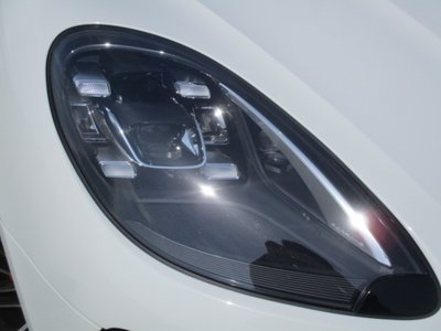 PORSCHE MACAN - 5