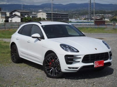 PORSCHE MACAN - 3