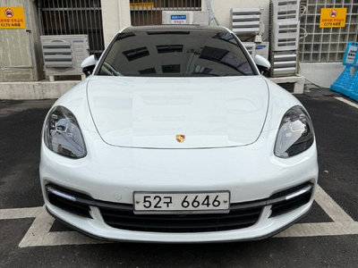 PORSCHE PANAMERA - 1