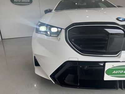 2025 BMW M5 照片 8
