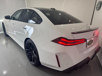 2025 BMW M5 照片 8