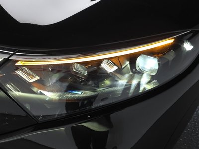 MERCEDES-BENZ EQS - 9