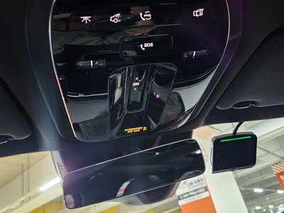 MERCEDES-BENZ E-CLASS - 8