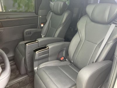 2025 TOYOTA ALPHARD photo 8