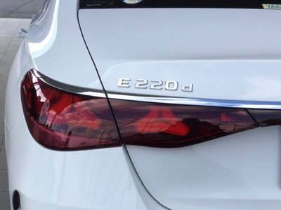 MERCEDES-BENZ E-CLASS - 7