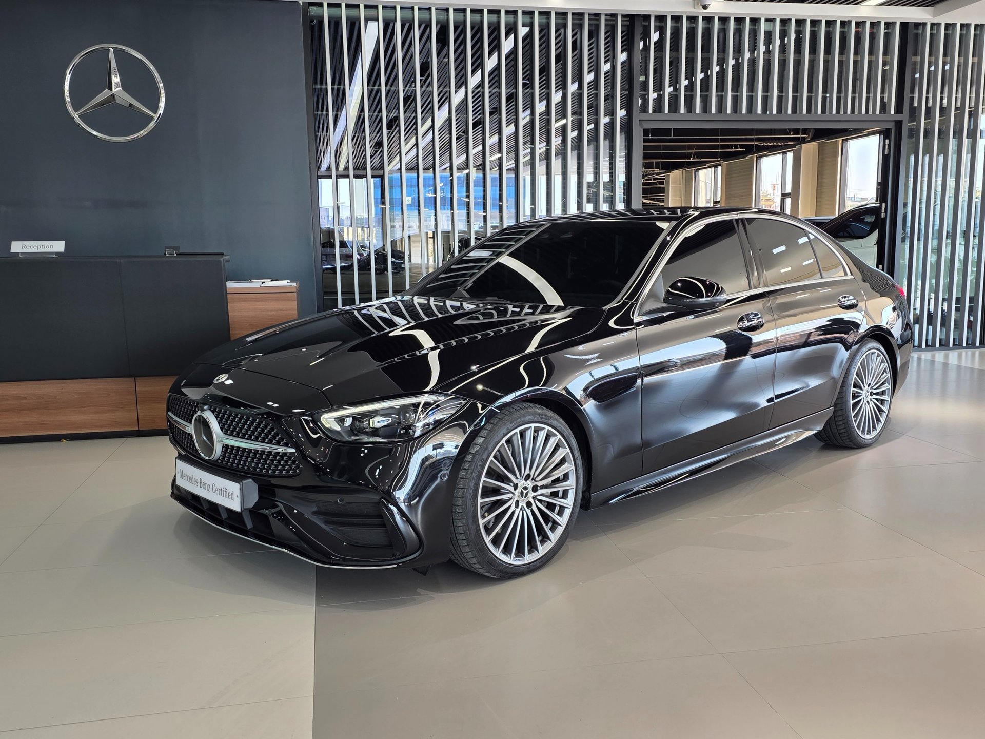 MERCEDES-BENZ C-CLASS - View 1