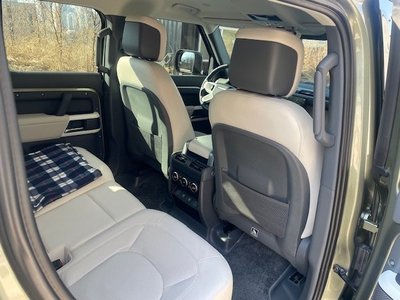 LAND ROVER DEFENDER - 9