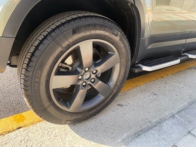 LAND ROVER DEFENDER - 8