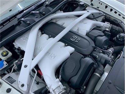 2016 Aston Martin RAPIDE 照片 2