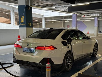 2026 BMW I5 photo 4
