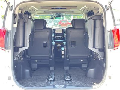2022 Toyota ALPHARD thumbnail 18
