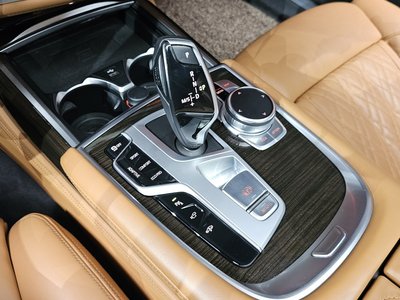 BMW 7 SERIES - 9