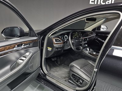 صورة 10 لـ 2021 Genesis G90