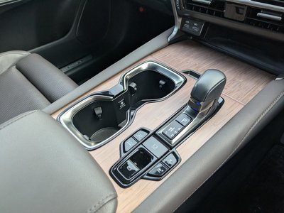 صورة مصغرة 61 لـ 2023 Lexus RX