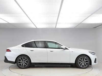 BMW 5 SERIES - 6