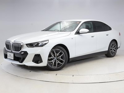 BMW 5 SERIES - 1
