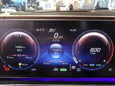 MERCEDES-BENZ GLS - 7