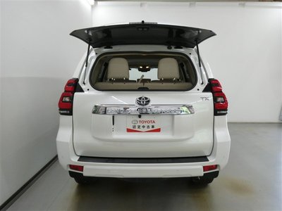 TOYOTA LAND CRUISER PRADO - 7