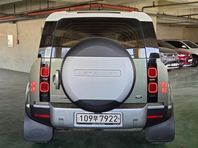 LAND ROVER DEFENDER - 3