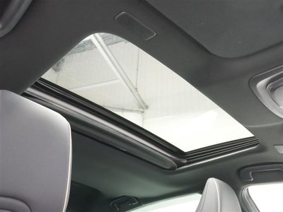 TOYOTA CROWN CROSSOVER - 7