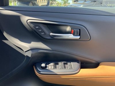 TOYOTA CROWN CROSSOVER - 9