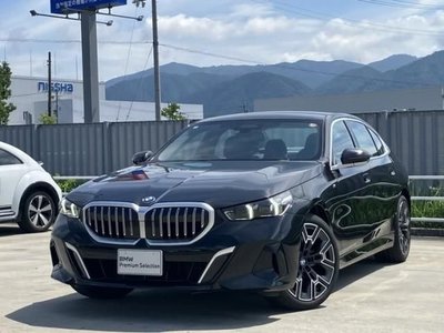 2025 BMW 5 SERIES — фото 1