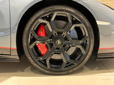 LAMBORGHINI HURACAN - 3