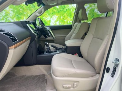 TOYOTA LAND CRUISER PRADO - 7