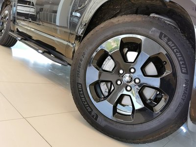 LAND ROVER DEFENDER - 8