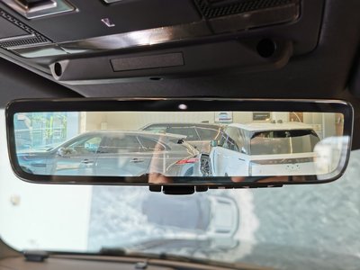 LAND ROVER DEFENDER - 9