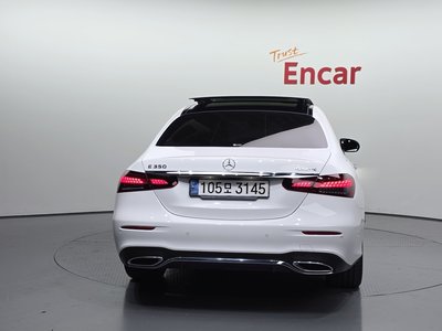 MERCEDES-BENZ E-CLASS - 4