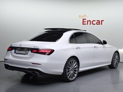 MERCEDES-BENZ E-CLASS - 3