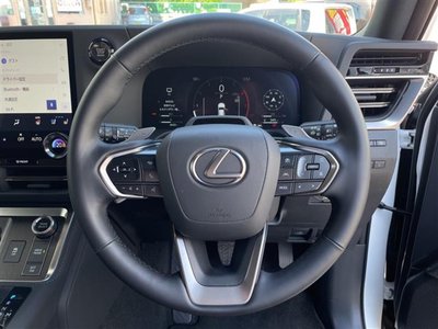 صورة 14 لـ 2025 Lexus GX