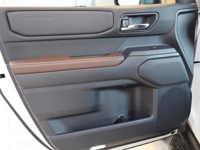 2024 Toyota LAND CRUISER 250 — миниатюра 22