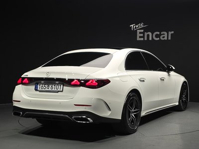 MERCEDES-BENZ E-CLASS - 4