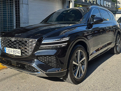 2024 Genesis GV80 photo 2