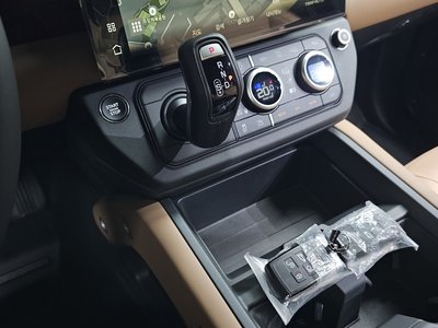 2026 LAND Rover DEFENDER — миниатюра 13