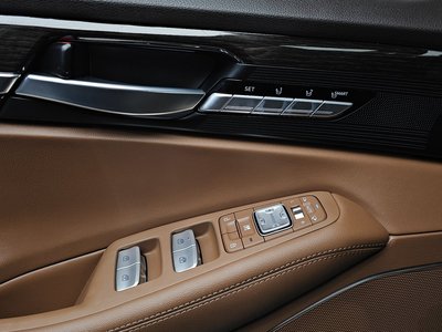 2020 Genesis G90 缩略图 12