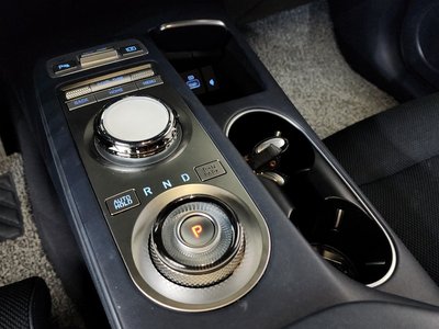 صورة 9 لـ 2022 Genesis GV70
