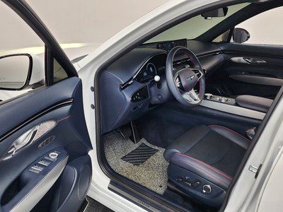 صورة 10 لـ 2022 Genesis GV70