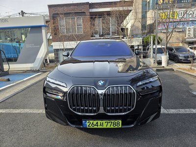 BMW 7 SERIES - 1
