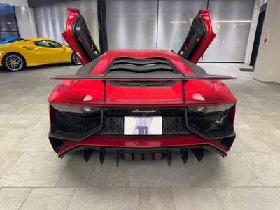 LAMBORGHINI AVENTADOR - 8