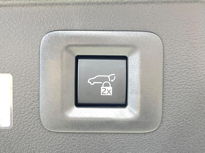 2025 Toyota ALPHARD photo 8