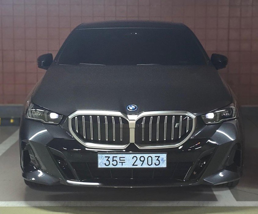 BMW I5 - View 1
