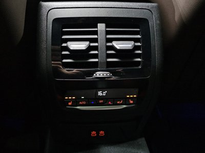 2023 BMW X4 thumbnail 24